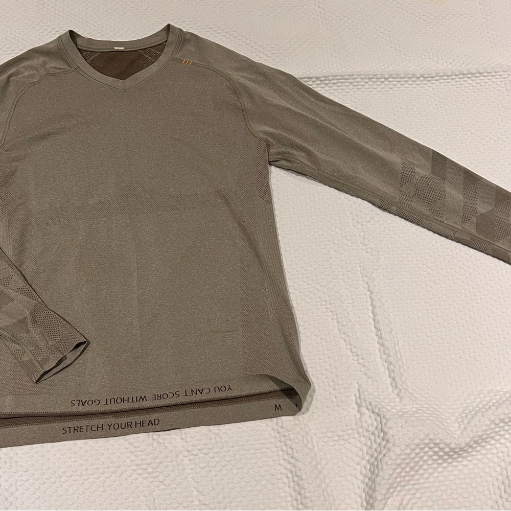 Mens very gently worn Lululemon shirt.